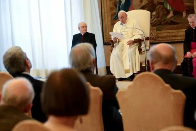 “As ideologias matam”, diz papa Francisco a historiadores da Santa Sé