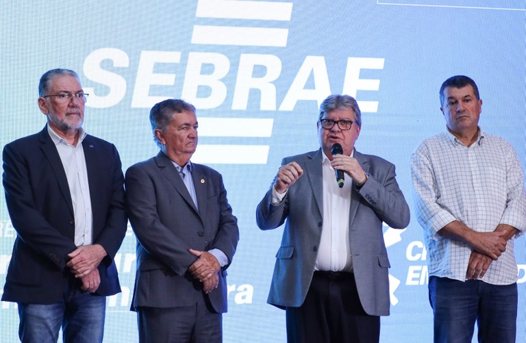 João Azevêdo prestigia evento do Sebrae que premiou práticas empreendedoras de municípios paraibanos — Governo da Paraíba
