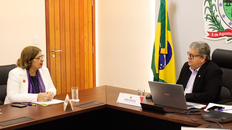 João Azevêdo recebe ministra Cida Gonçalves e trata de ampliação de políticas públicas em defesa da mulher na Paraíba — Governo da Paraíba