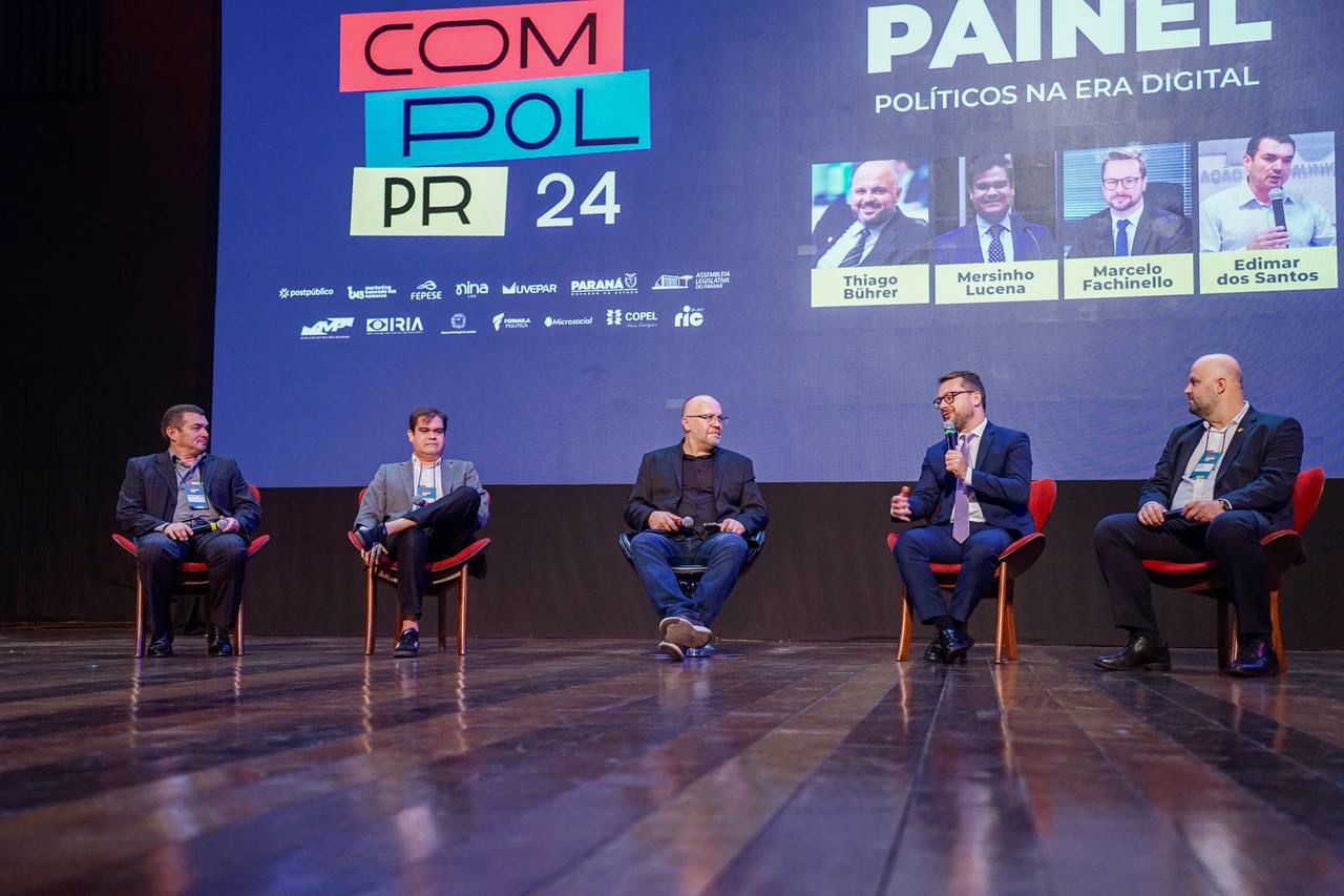 Mersinho debate Política Digital durante participação no Compol 2024 em Curitiba