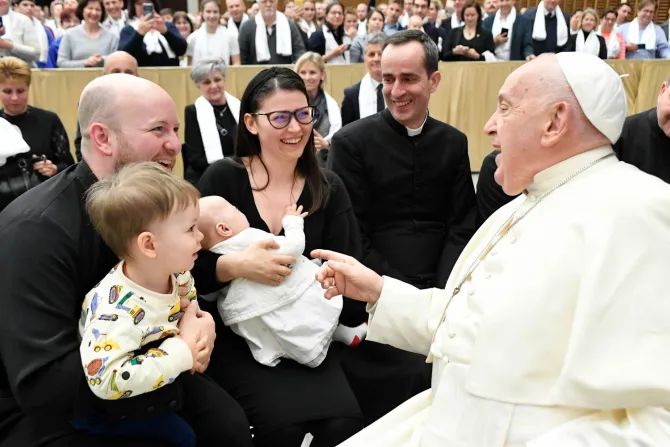 Papa Francisco recebe peregrinos da Hungria um ano depois de sua viagem a Budapeste