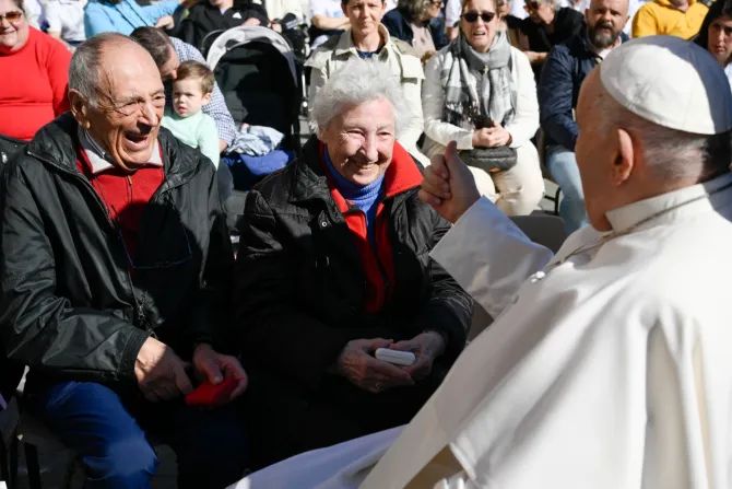 Papa Francisco se reunirá com milhares de avós e seus netos no Vaticano