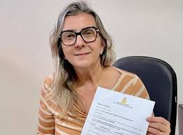 Atual prefeita de Areia, Silvia Cunha Lima não disputará a reeleição, revela marido da gestora