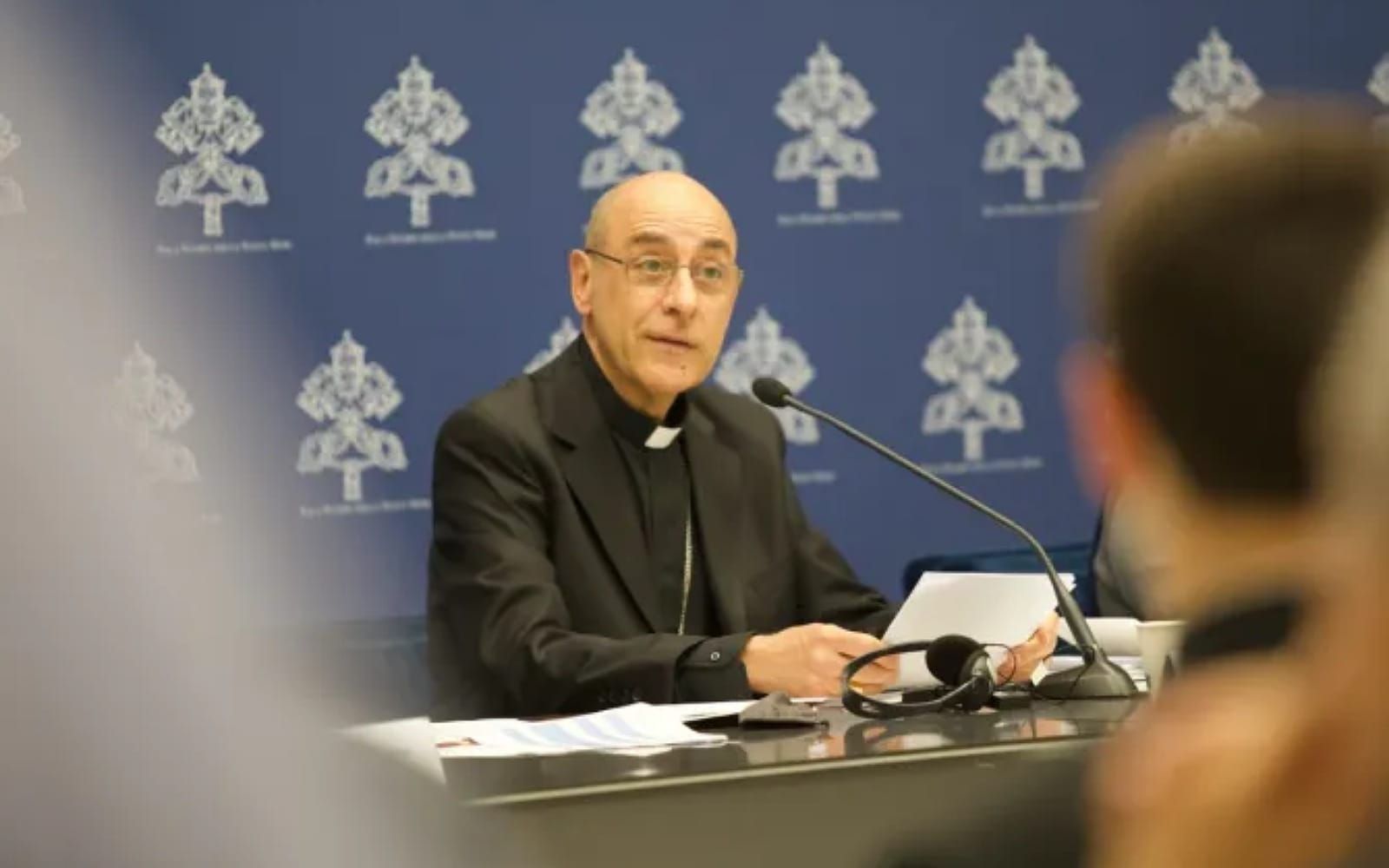 Cardeal Fernández diz que novas normas sobre aparições enfatizam “cautela”