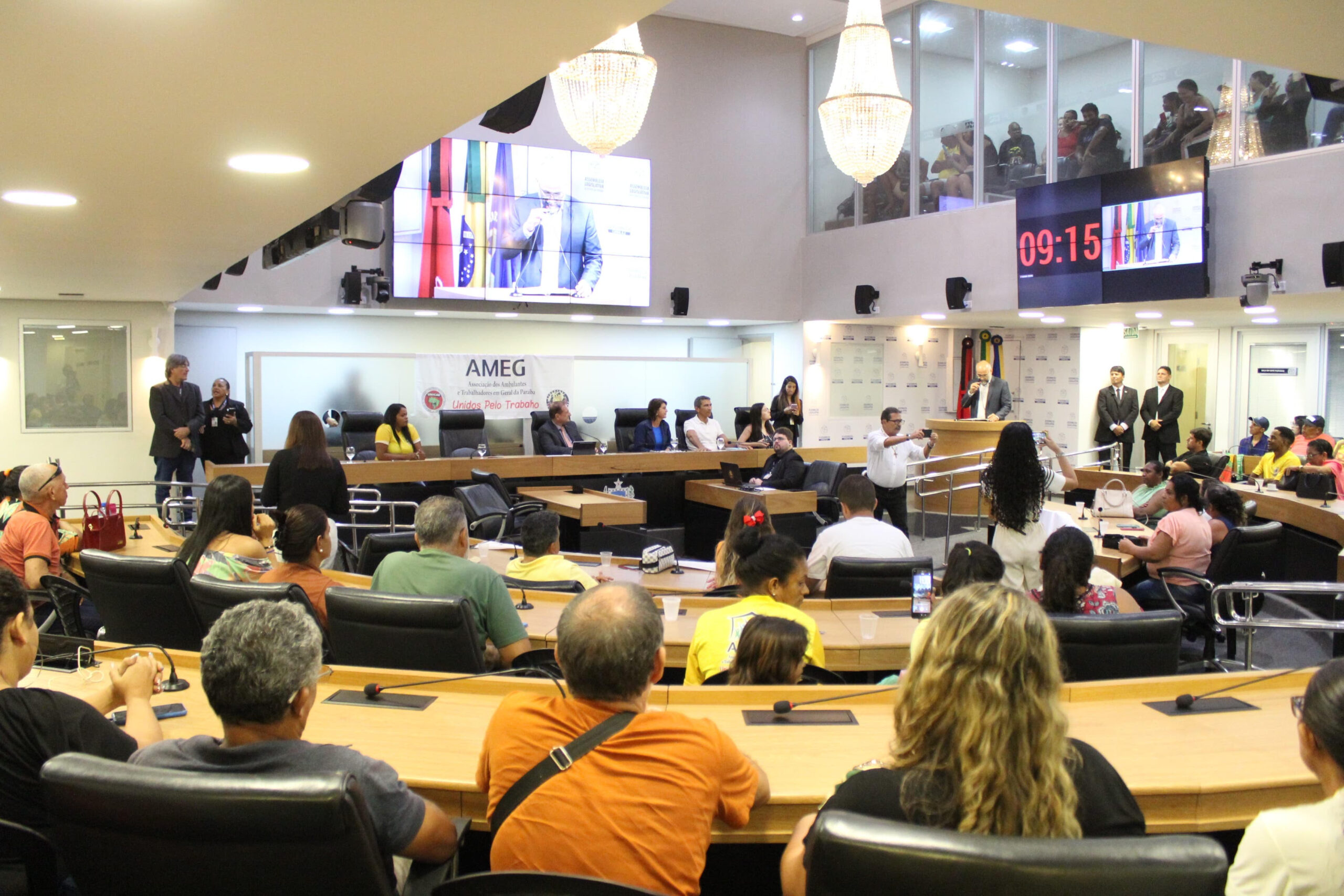 Em sessão especial, Assembleia Legislativa da Paraíba discute organização do trabalho de ambulantes na Paraíba