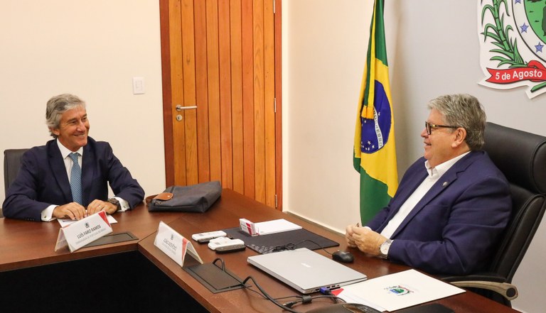 João Azevêdo recebe embaixador de Portugal e apresenta potencialidades e oportunidades de investimentos na Paraíba — Governo da Paraíba