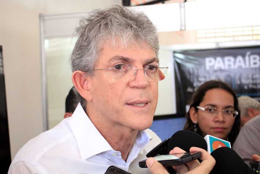 Ex-governador Ricardo Coutinho diz que não há polarização Cícero x Queiroga e, portanto, posição PV/PCdoB é “frágil”