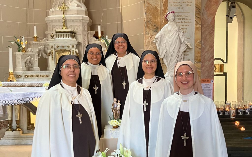 Carmelitas brasileiras cuidam do santuário de são Luís e santa Zélia Martin, pais de santa Teresinha, na França