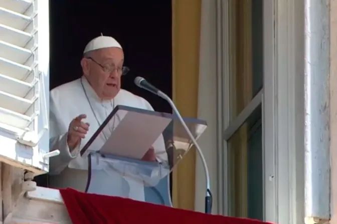 Que o pai e a mãe compartilhem tempo com os filhos e não caiam na “ditadura do fazer”, diz o papa Francisco