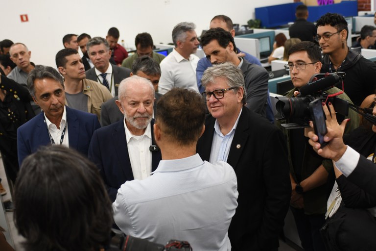 João Azevêdo e presidente Lula prestigiam inauguração da nova unidade da AeC em João Pessoa — Governo da Paraíba