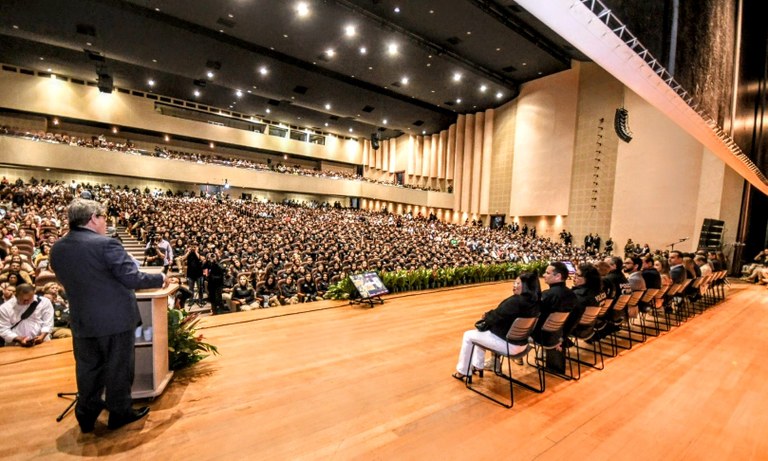 João Azevêdo participa de formatura de 426 concursados da Polícia Civil e anuncia datas de nomeações — Governo da Paraíba