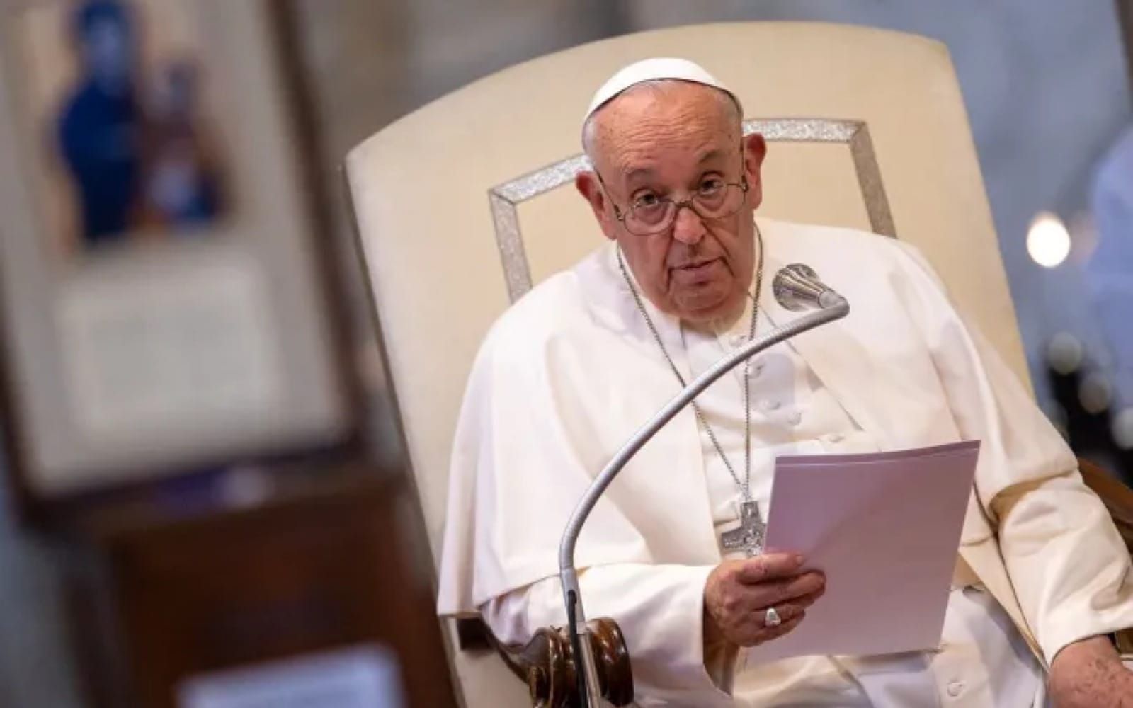 Papa Francisco vê representação do “milagre da neve” em Santa Maria Maior pela primeira vez