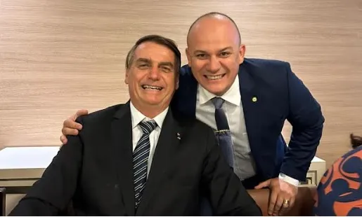 RACHA NA DIREITA: Cabo Gilberto acusa Bruno Cunha Lima e Sargento Neto de tentarem enfraquecer Bolsonaro em CG