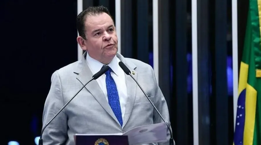 Senador André Amaral critica embate entre Daniella Ribeiro e Veneziano Vital: “Roupa suja se lava em casa”