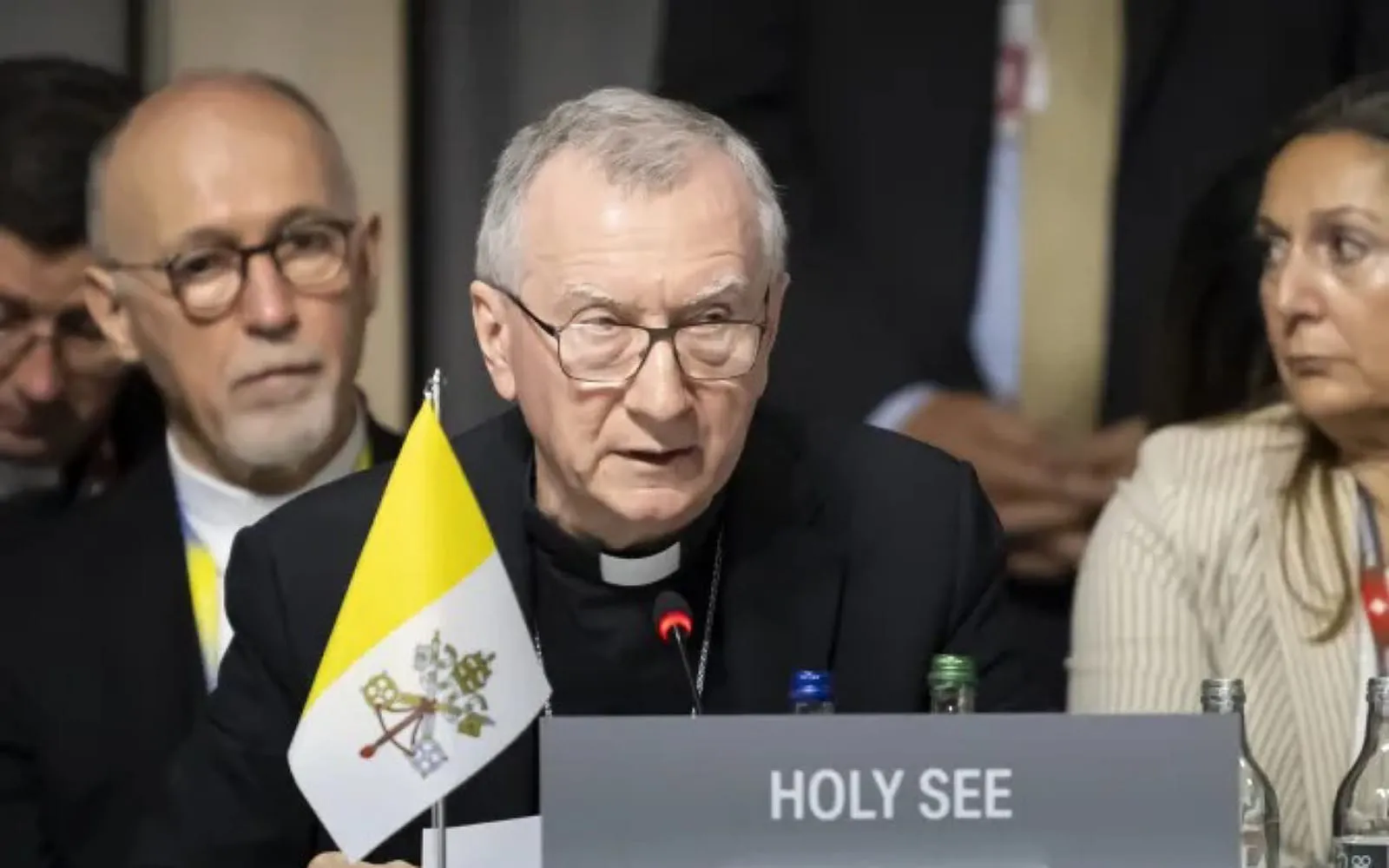 Convenções internacionais de direitos humanos devem ser protegidas na guerra entre Rússia e Ucrânia, diz cardeal Parolin