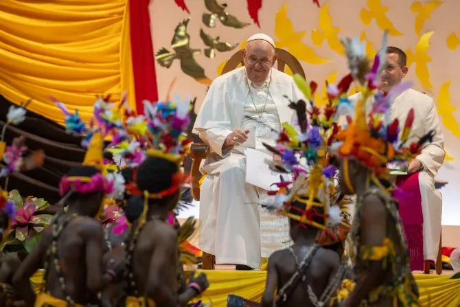 Papa Francisco pede a católicos de Papua-Nova Guiné que espalhem o Evangelho às periferias