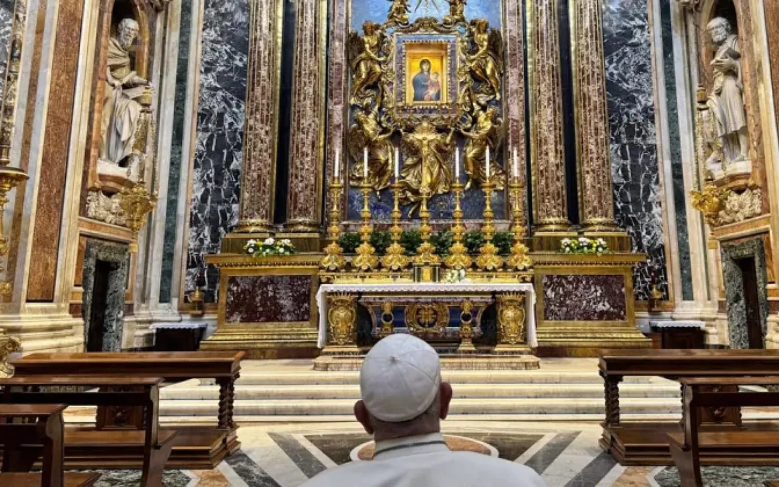 Papa reza a Nossa Senhora por sua viagem à Bélgica e a Luxemburgo