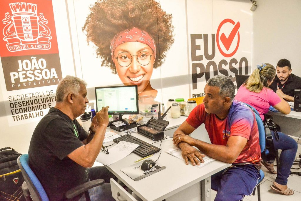 Prefeitura de JP entrega 80 novos contratos do programa ‘Eu Posso’, totalizando R$ 685 mil em linhas de crédito