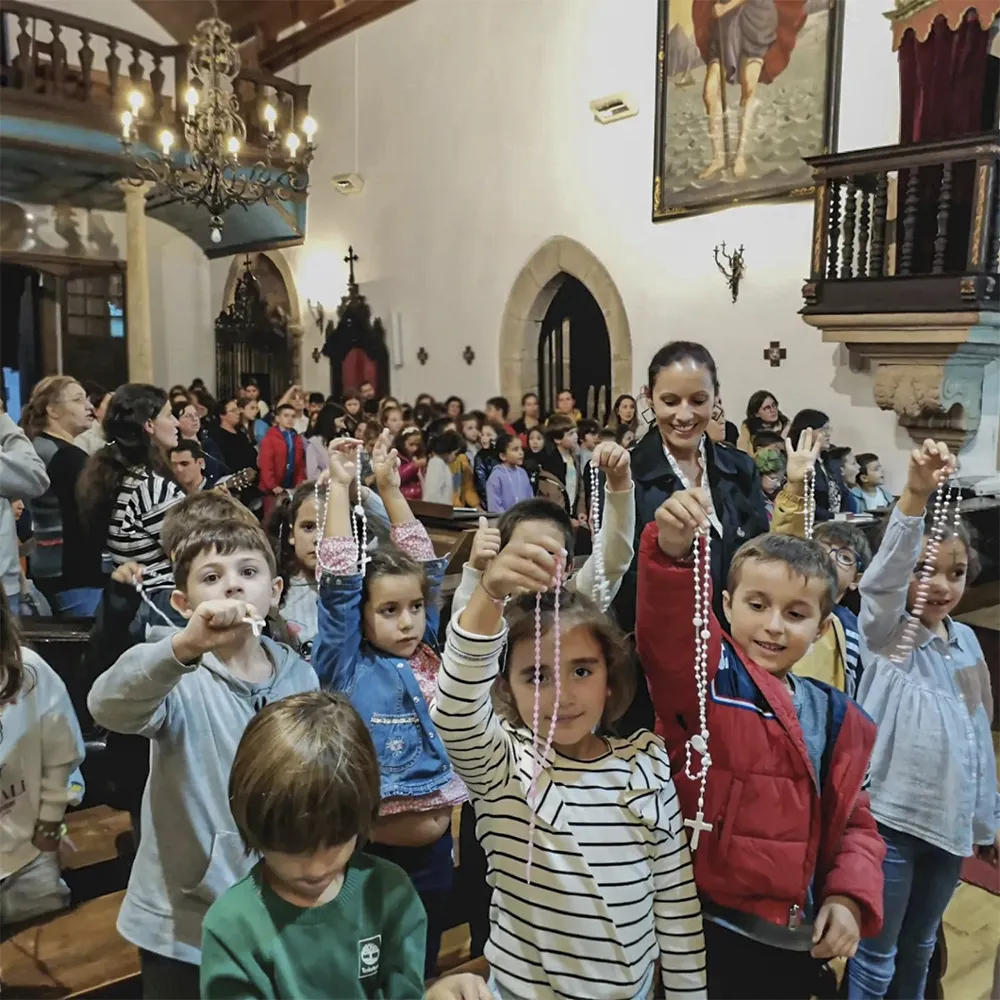 Crianças de todo o mundo rezam o terço pela paz em campanha da Fundação ACN