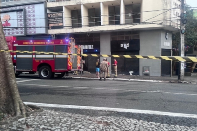 Incêndio atinge Lojinha do Treze em CG, mas rapidamente é controlado pelos Bombeiros