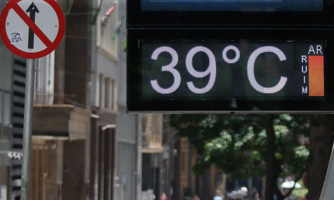 Inmet emite alertas de calor e baixa umidade para diversas regiões da PB neste fim de semana