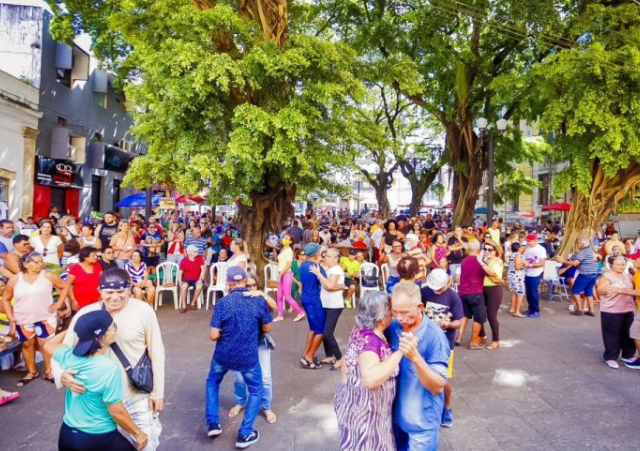 Sabadinho Bom apresenta grupo Samba D’Kriouluz neste fim de semana