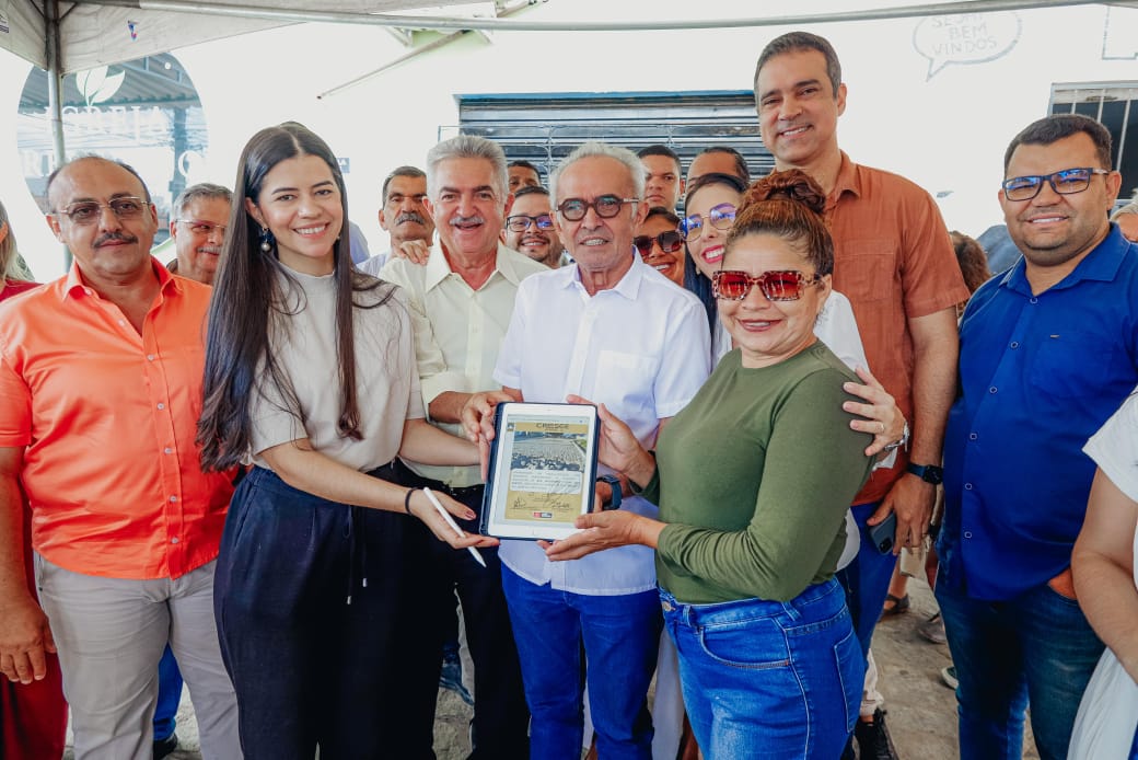 Cícero autoriza obras para deixar o bairro do Colibris 100% pavimentado e mais sete ruas do José Américo