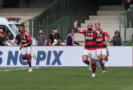 Flamengo vence Atlético-MG e abre vantagem na final da Copa do Brasi