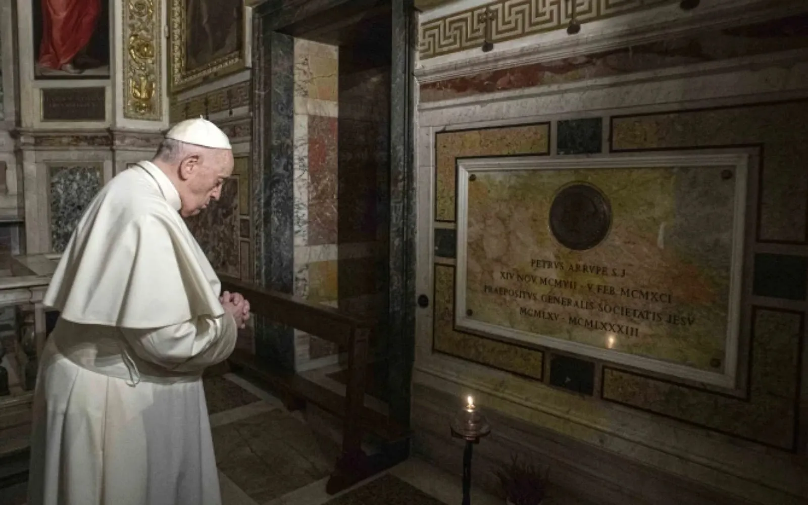 Santa Sé começa este mês inquérito sobre a canonização do padre Arrupe, mentor do papa Francisco