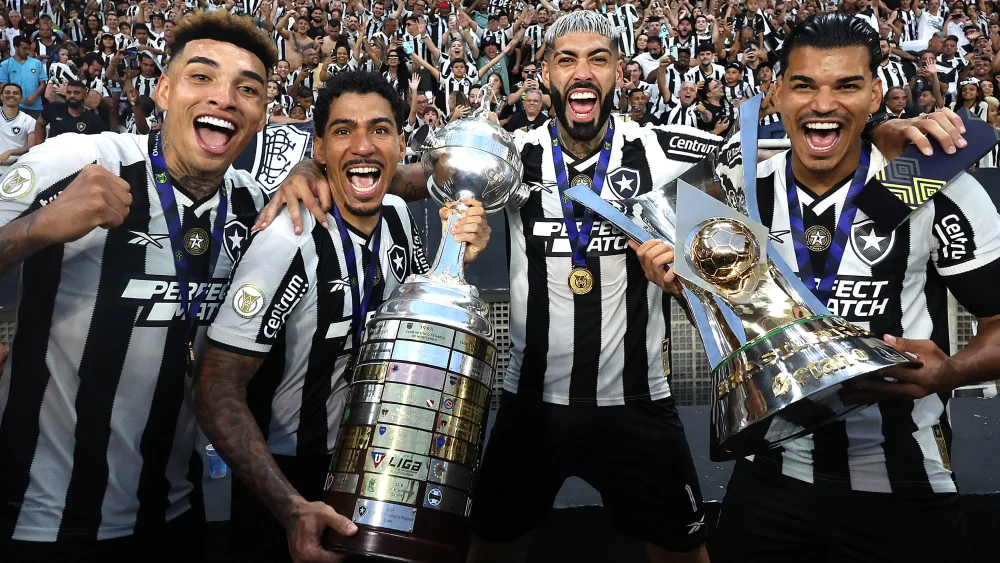 Após ganhar o título brasileiro, Botafogo embarca para a Copa Intercontinental