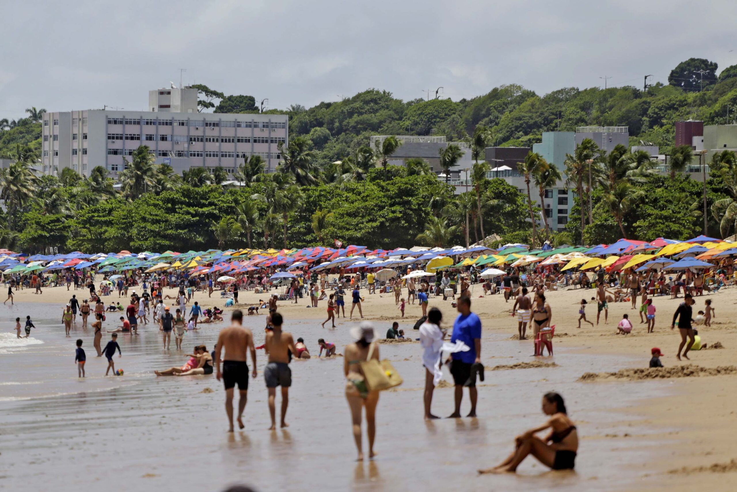 Litoral da Paraíba tem três trechos de praia impróprios para banho