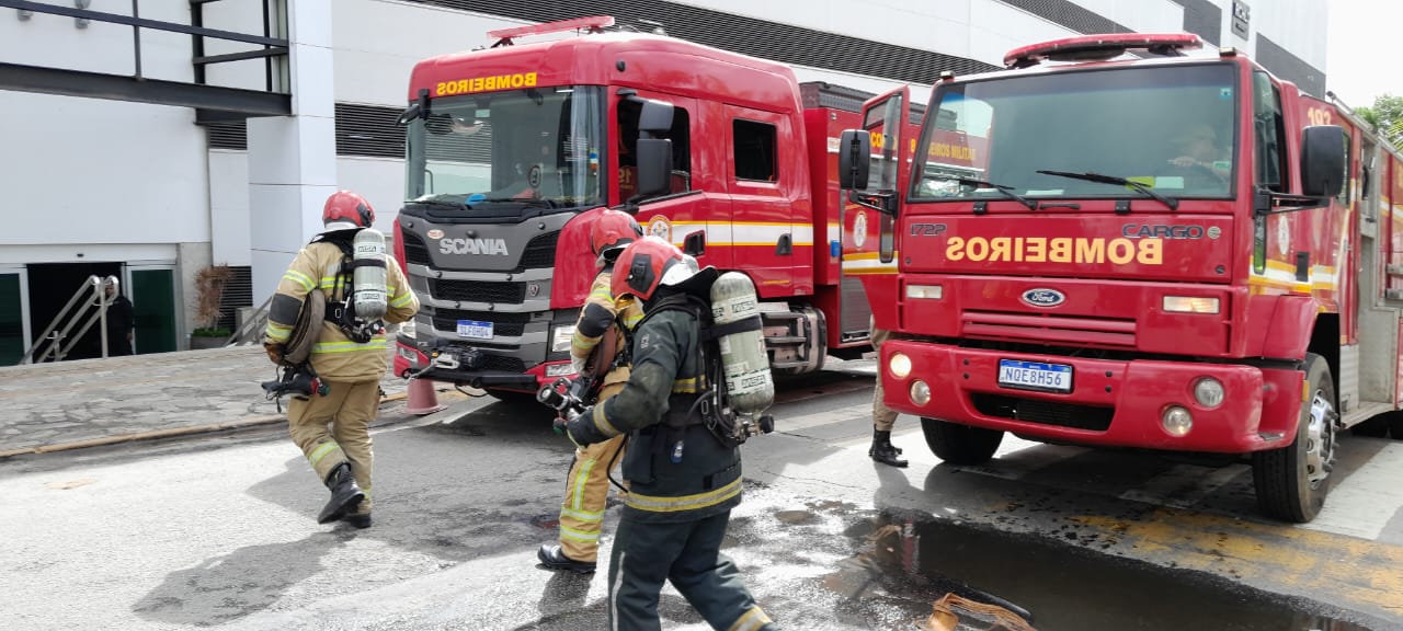 Explosão, incêndio e resgate aéreo: simulado de emergência agita shopping em Campina Grande