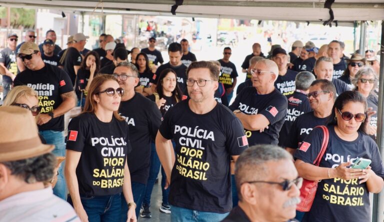 Policiais e bombeiros da Paraíba protestam por reajuste salarial e cogitam paralisação em fevereiro