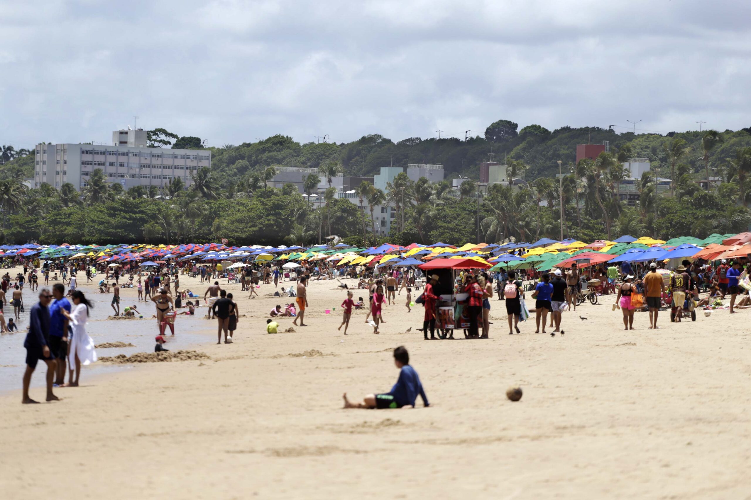 Quatro trechos de praia estão impróprios para banho neste final de semana no Litoral da Paraíba