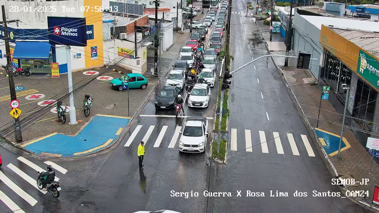 Semáforos com falhas e ruas alagadas: veja os pontos críticos em JP após as chuvas