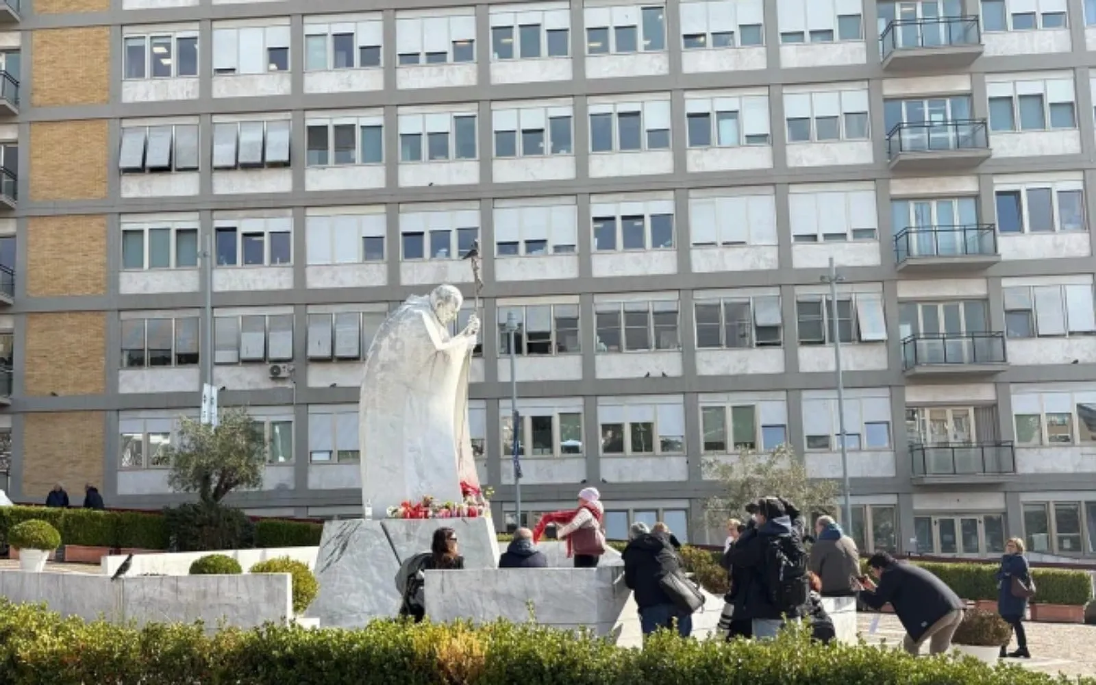 Capelão do hospital do papa reza para que Francisco volte logo a chefiar a Igreja