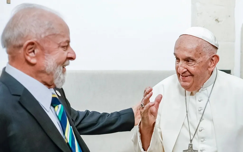 Lula deseja melhoras de saúde ao papa Francisco