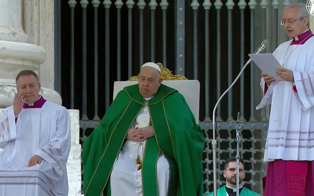 Papa Francisco, com bronquite, desiste de ler a homilia por causa da “dificuldade de respirar”