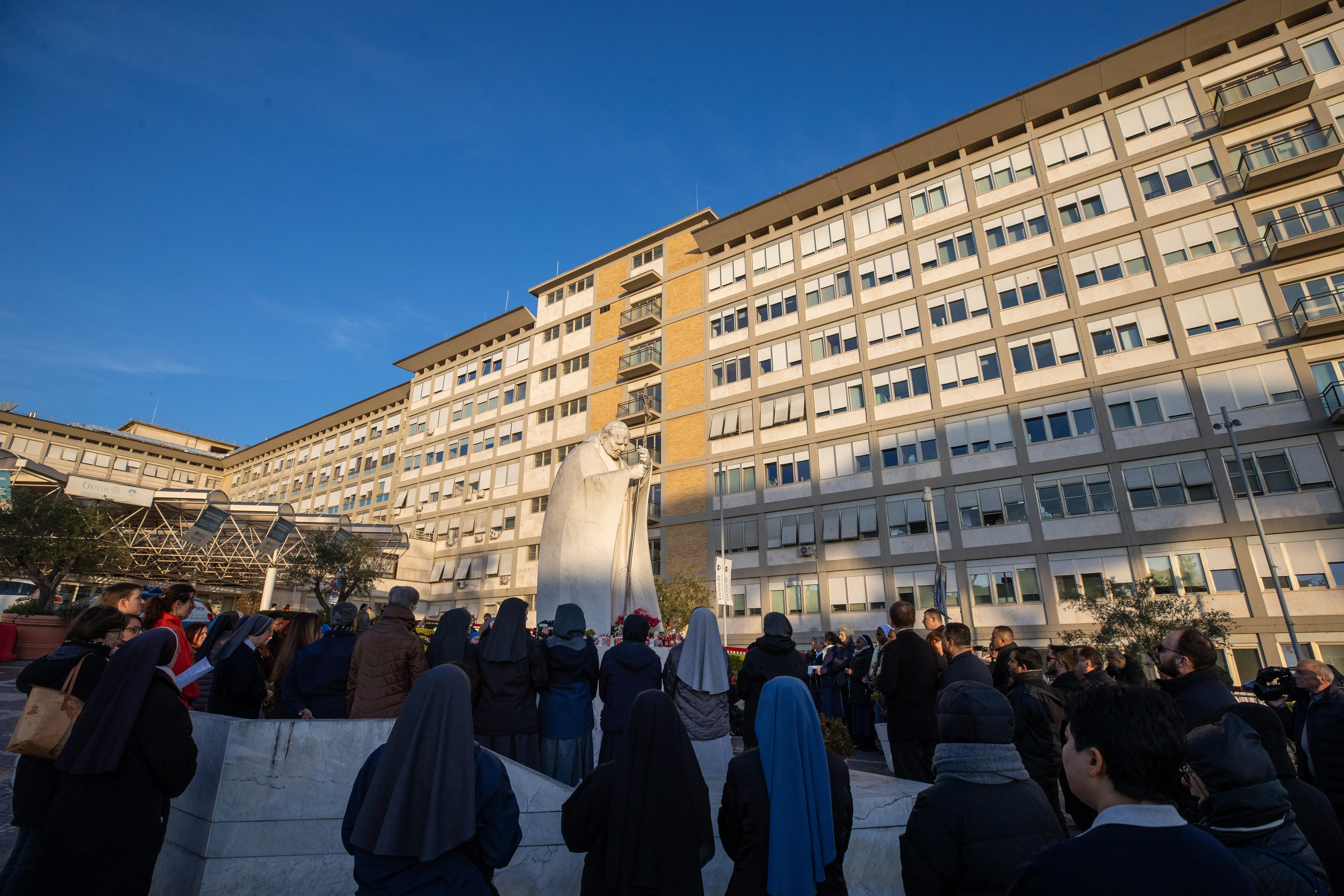 A cama do hospital é uma cátedra sólida do luminoso magistério do papa, diz Conferência Episcopal Italiana