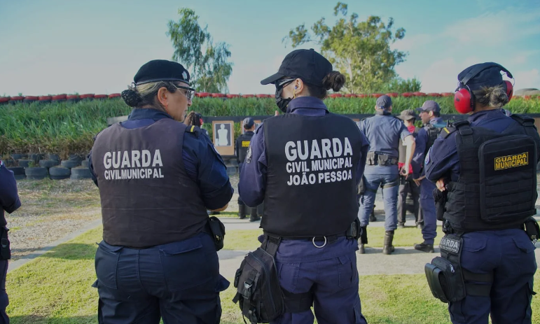 Guardas municipais devem respeitar atribuições e usar câmeras de segurança, orienta MP