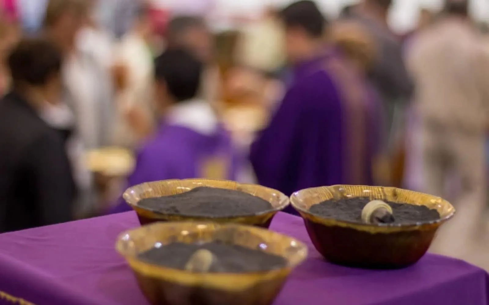 Papa permanece internado e não celebra a missa da Quarta-feira de Cinzas