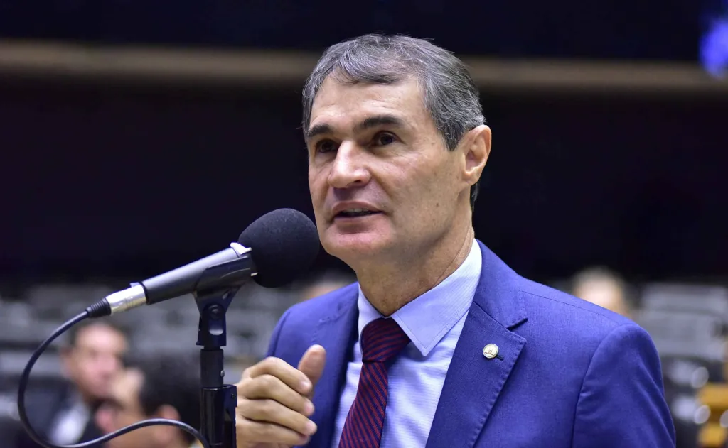 Romero confirma retorno à liderança do Podemos em 2026 e volta a descartar volta ao PSD