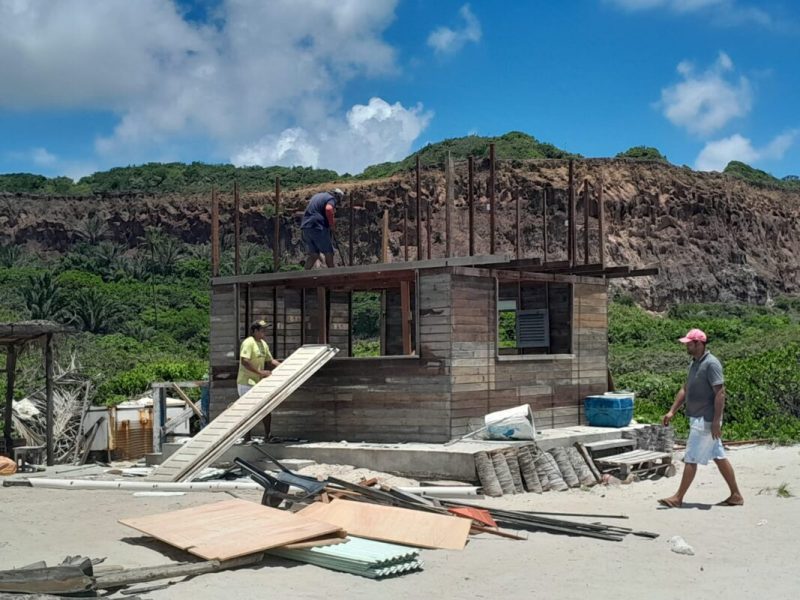 SPU-PB inicia operação para demolir 80 barracas irregulares na praia de Lucena