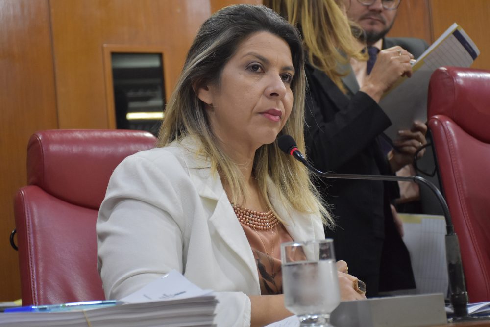 “Aqui ele não põe mais os pés”, diz Eliza Virgínia ao proibir entrada de José Belo na CMJP