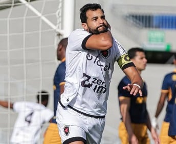 Botafogo-PB encerra jejum de vitórias com triunfo sobre Retrô e cola no G-8 da Série C