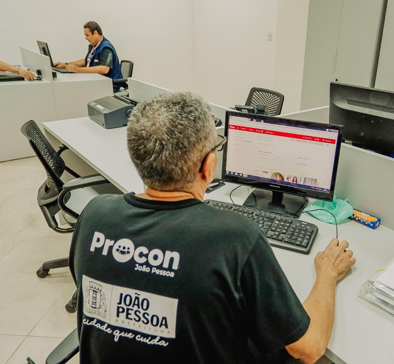 Cobrança de consumo mínimo rende multa milionária ao iFood em João Pessoa