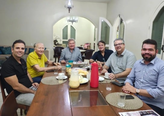 Ex-prefeito campinense sinaliza reaproximação com a família Gadelha: “O passado veio para o futuro”