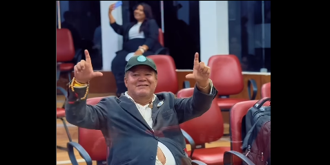 Homem que entrou armado com faca em gabinete de vereador retorna à Câmara de João Pessoa e é expulso pela segurança