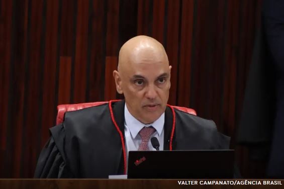 Moraes vota por Zambelli pegar 10 anos de prisão por invasão ao CNJ