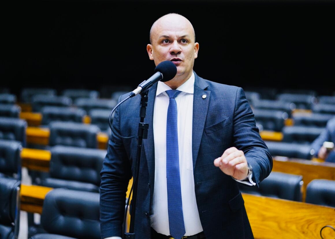 No Congresso, oposição admite alterar texto do PL de anistia para retirar trechos que possam beneficiar Bolsonaro